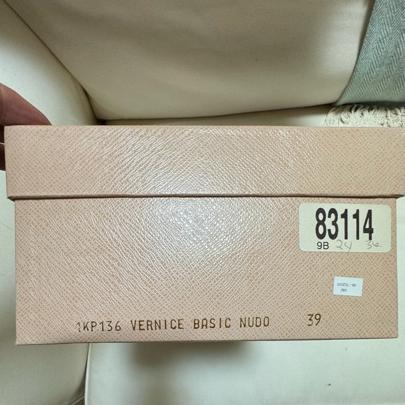 Prada platform heels in tan patent leather - Picture 6 of 6